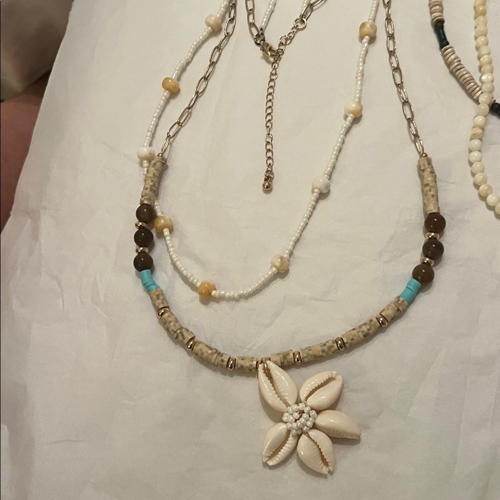 Beach Vibes Bundle of Jewelry - Picture 7 of 11